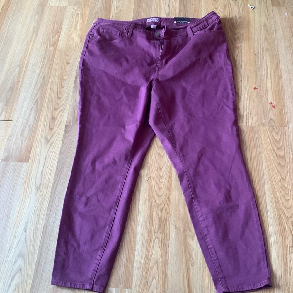 Burgundy plus size jeans that stretch